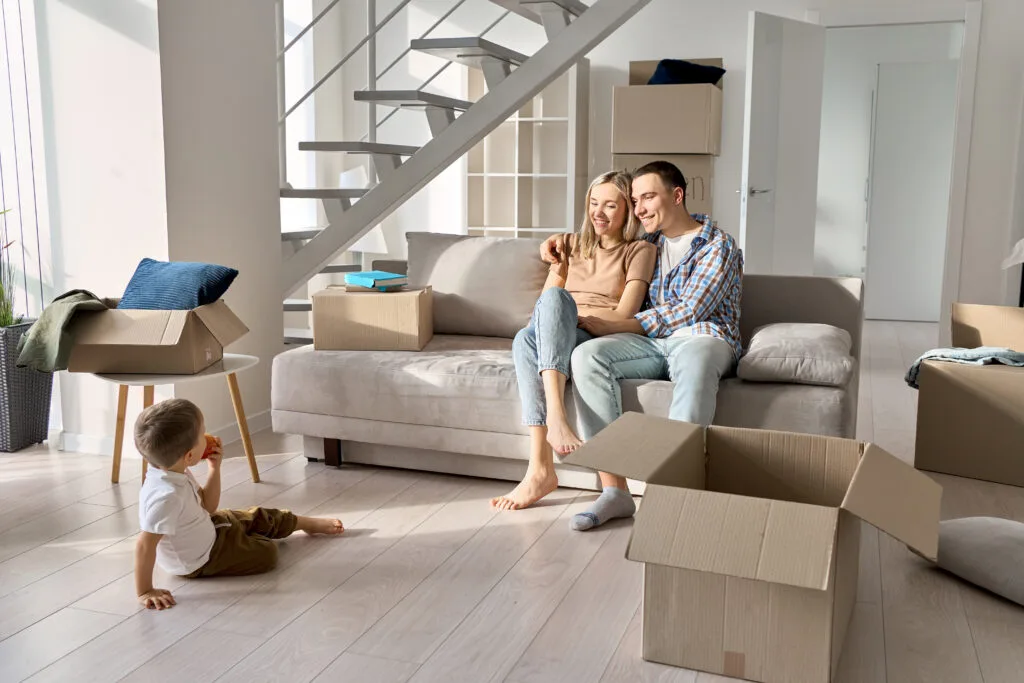 Moving with Kids in Summer 2026: The Charleston Family’s June-to-August Timing & Cost Playbook